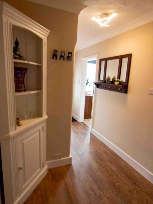 1 Bedroom Self Contained Apartment In Christchurch Winkton Exterior foto